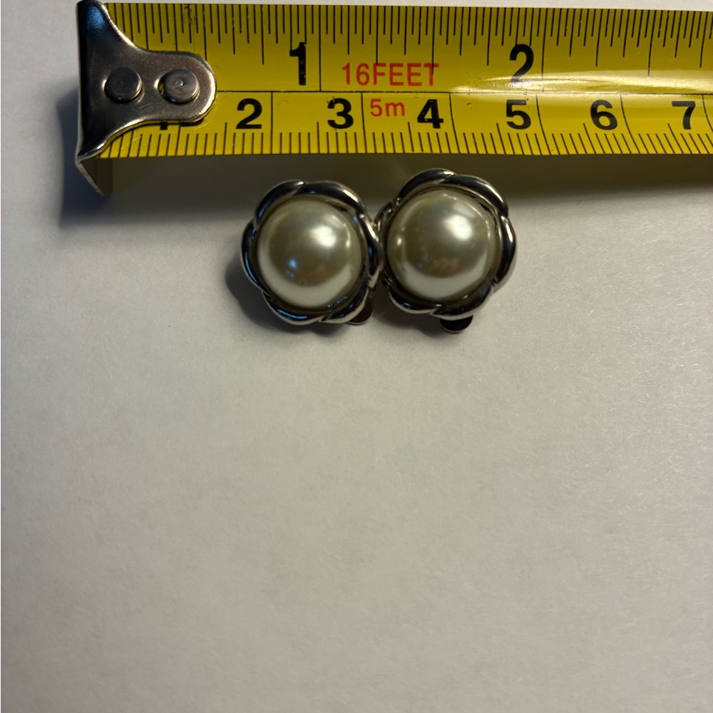 Elegant Silver and Pearl Earrings